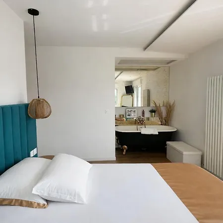 D'exception Avec Piscine Chauffee A וילה