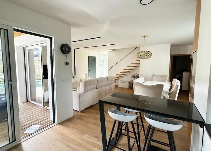 D'exception Avec Piscine Chauffee A