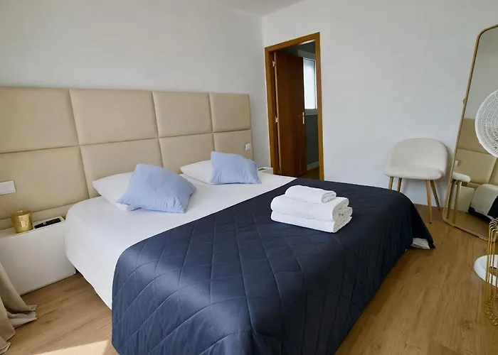 D'exception Avec Piscine Chauffée à Villa *