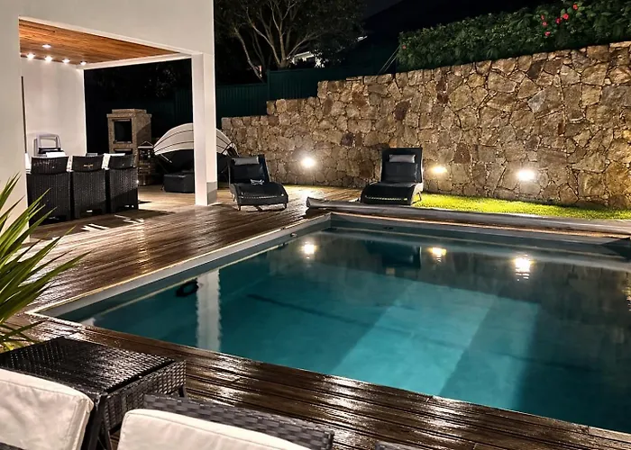 Villa D'exception Avec Piscine Chauffée à *