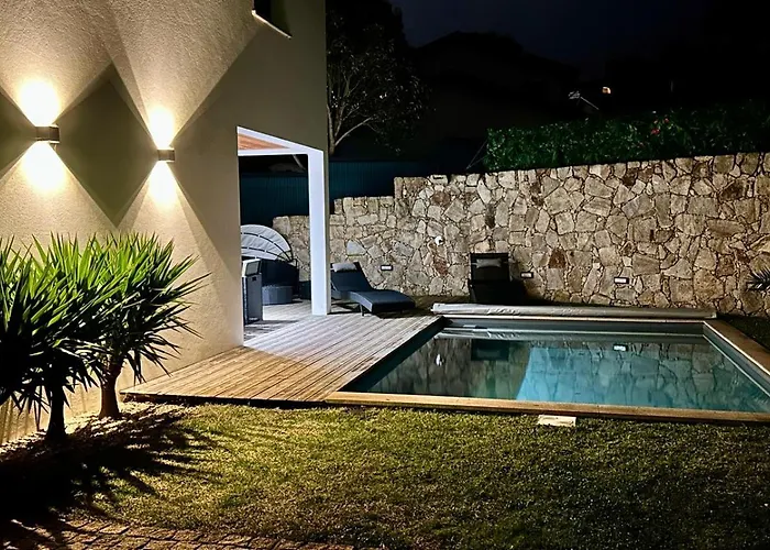D'exception Avec Piscine Chauffée à Villa *